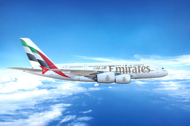Emirates cấm sử dụng power bank trên máy bay từ 1/10/2025