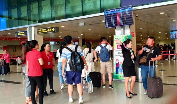 Bay Quốc tế hành khách kiểm tra nghĩa vụ thuế trước khi ra sân bay 1 Kiểm tra nghĩa vụ thuế sớm giúp bạn chủ động cho mọi chuyến bay quốc tế.