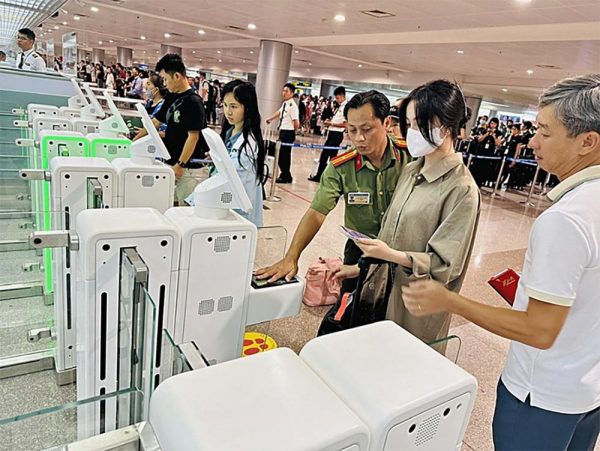 Bay Quốc tế hành khách kiểm tra nghĩa vụ thuế trước khi ra sân bay 2 Kiem tra nghia vu thue som giup ban chu dong cho moi chuyen bay quoc te.1 e1785211468896